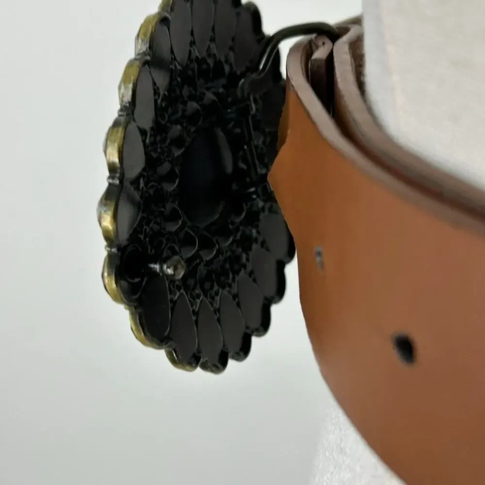Womens Y2K‎ Brown Faux Suede Statement Belt Size 7 Round Jeweled Buckle Western